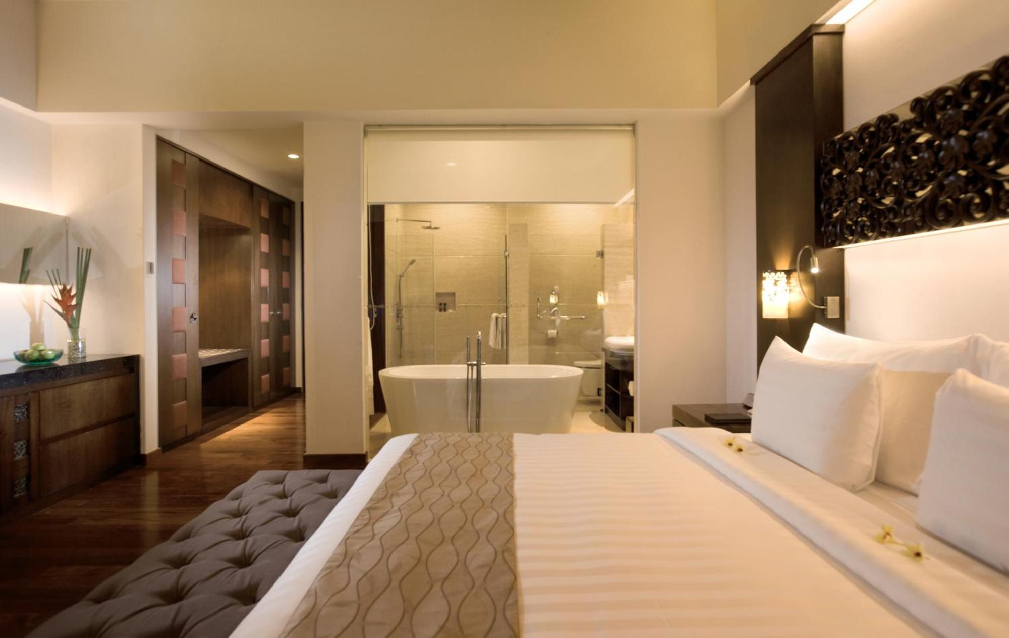 The Seminyak Beach Resort & Spa Номер фото A bedroom at the hotel